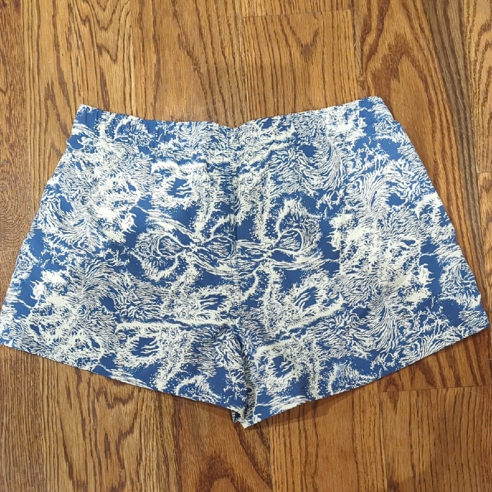 NWT Patagonia Women's Blue and White Athletic Shorts - Picture 4 of 5